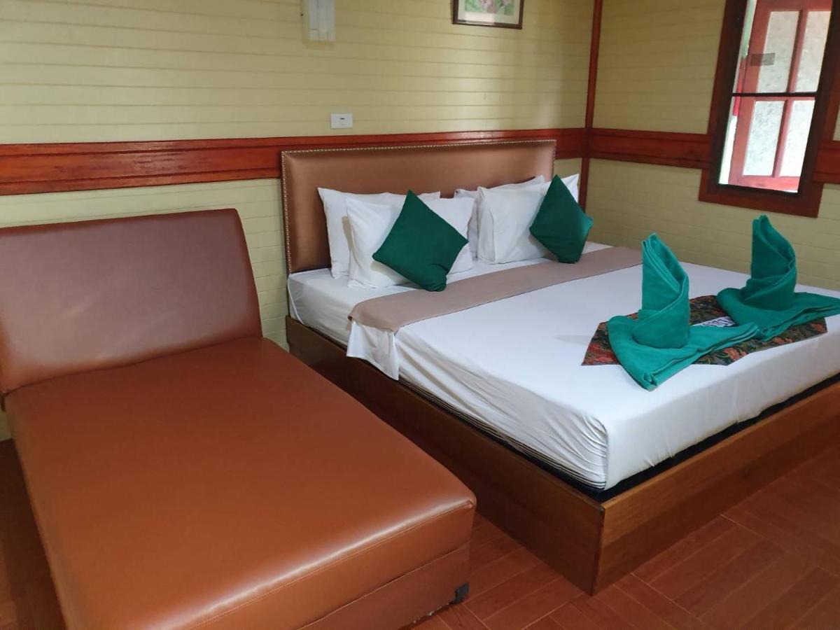 The Royal Bamboo Lodges - Sha Certified Khao Sok National Park Dış mekan fotoğraf