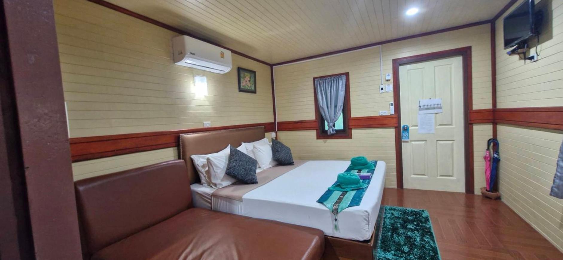 The Royal Bamboo Lodges - Sha Certified Khao Sok National Park Dış mekan fotoğraf