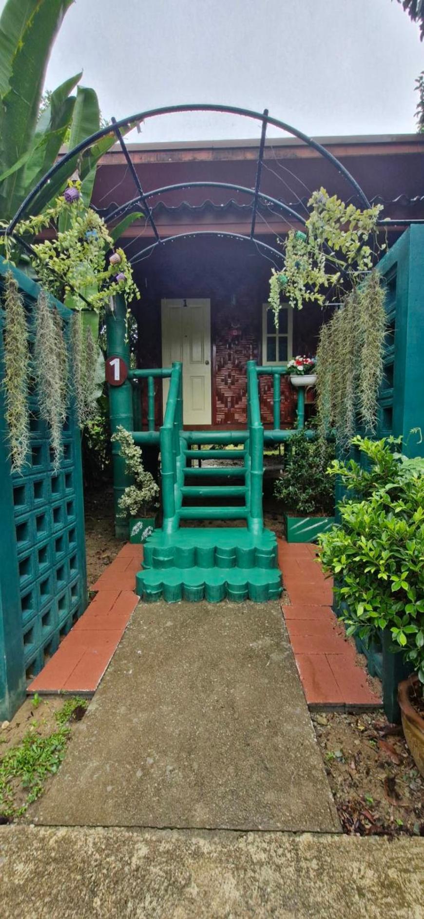 The Royal Bamboo Lodges - Sha Certified Khao Sok National Park Dış mekan fotoğraf
