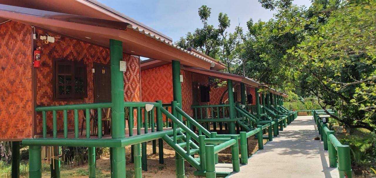 The Royal Bamboo Lodges - Sha Certified Khao Sok National Park Dış mekan fotoğraf